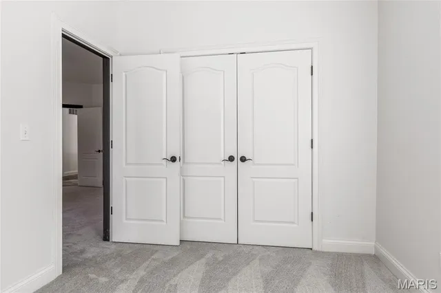 $2,395,000 | 11 Roclare Lane, Town and Country, MO 63131