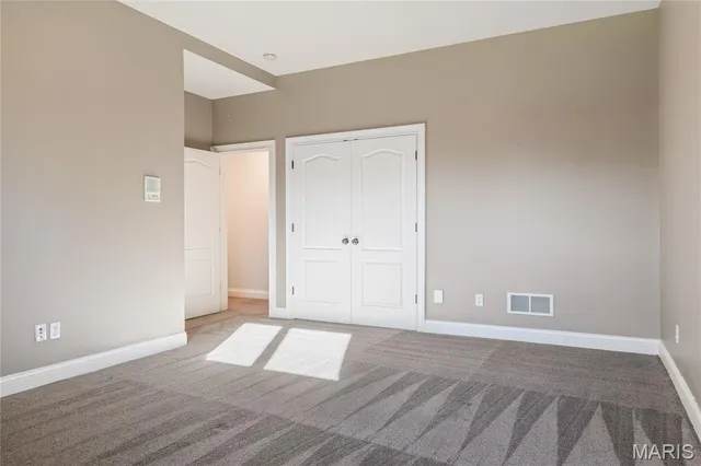 $2,395,000 | 11 Roclare Lane, Town and Country, MO 63131