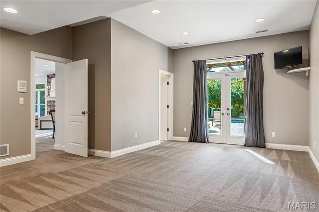 $2,395,000 | 11 Roclare Lane, Town and Country, MO 63131