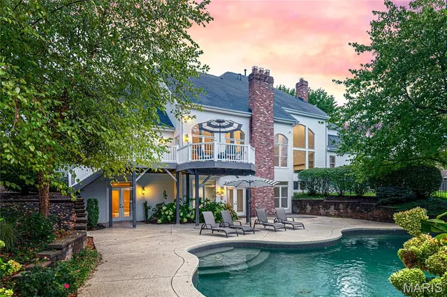 $2,395,000 | 11 Roclare Lane, Town and Country, MO 63131