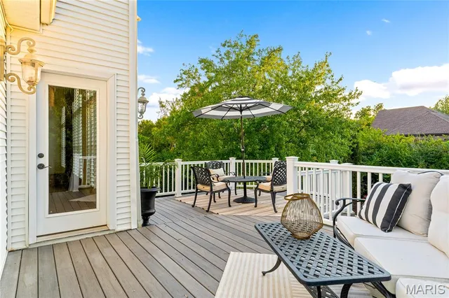 $2,395,000 | 11 Roclare Lane, Town and Country, MO 63131