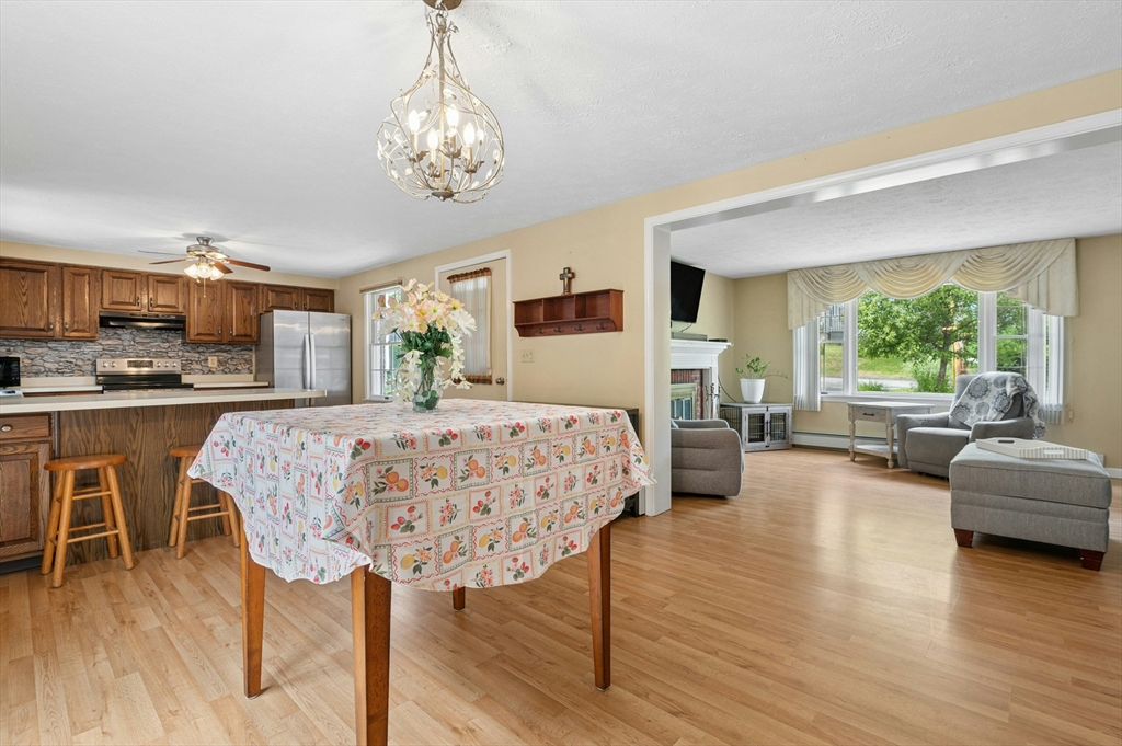 158 Copperfield Road Worcester, MA 01602 - Photo 12 of 42