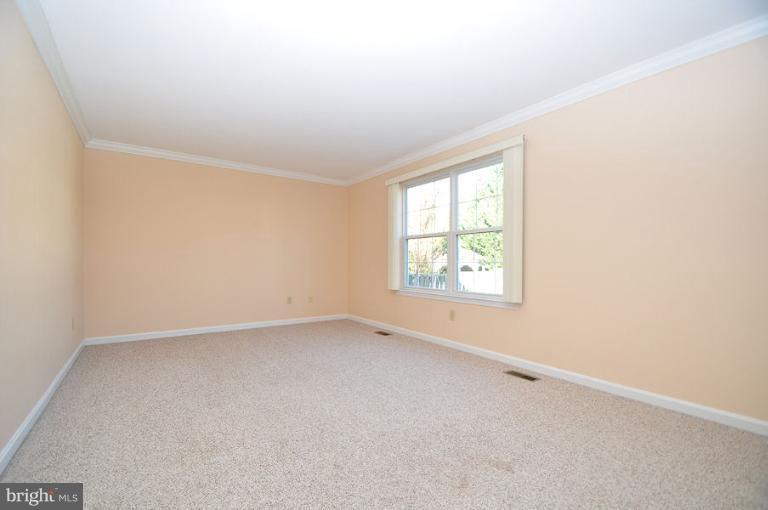 5524 Apperson Road White Marsh, MD 21162 - Photo 14 of 25 Family Room