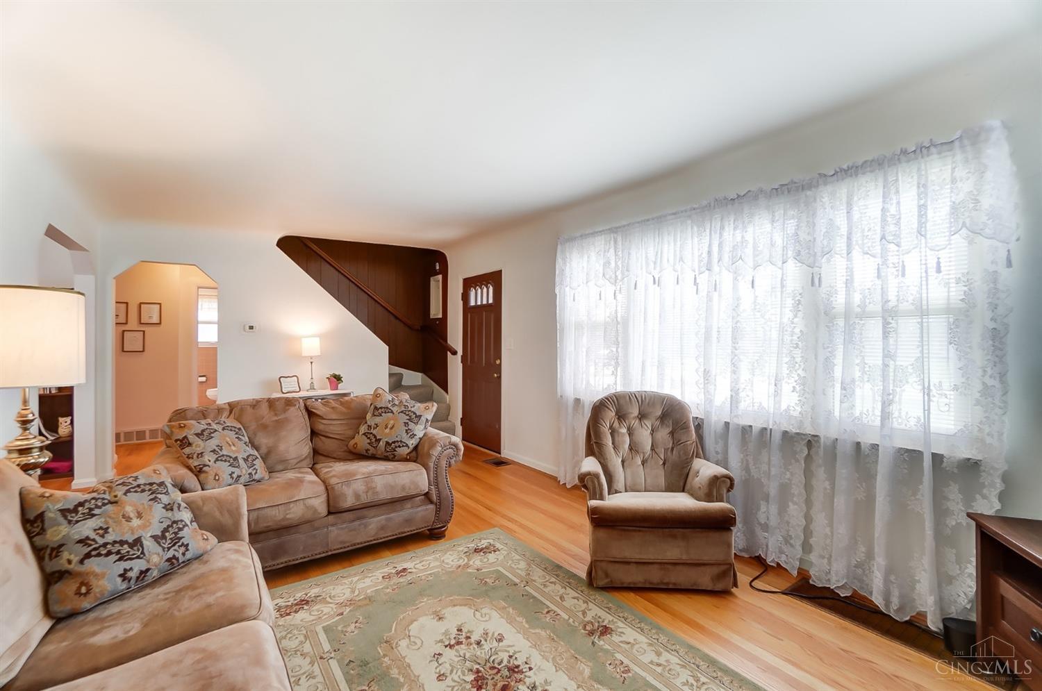 384 Glensharon Road Springdale, OH 45246 - Photo 4 of 29 Gallery Image 4