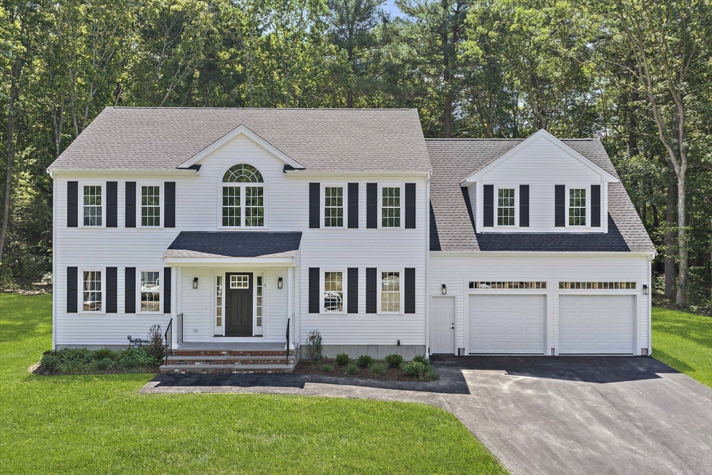 5 Clarendon Holbrook, MA 02343 - Photo 4 of 40