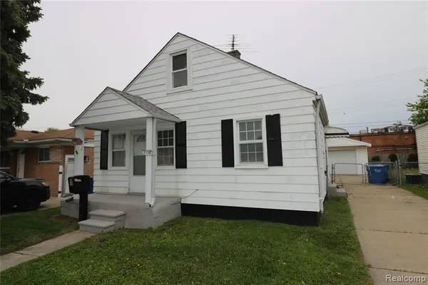 $129,900 | 27182 Seyburn Avenue, Warren, MI 48092