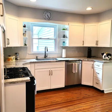 $879,900 | 8605 East, Lakeside, MI 49128