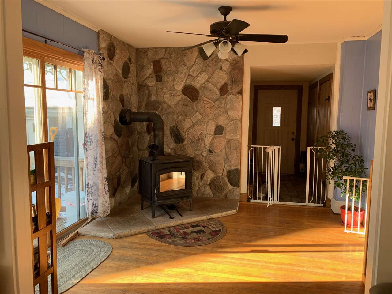 380 Portland Street Rochester, NH 03867 - Photo 3 of 30