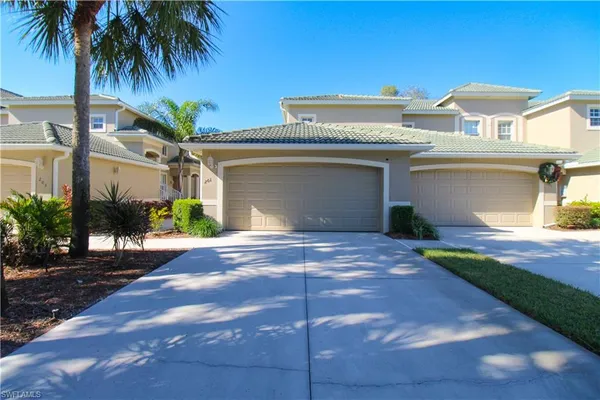 $3,000 | 3435 Laurelgreens Lane South, Unit 201, Naples, FL 34119