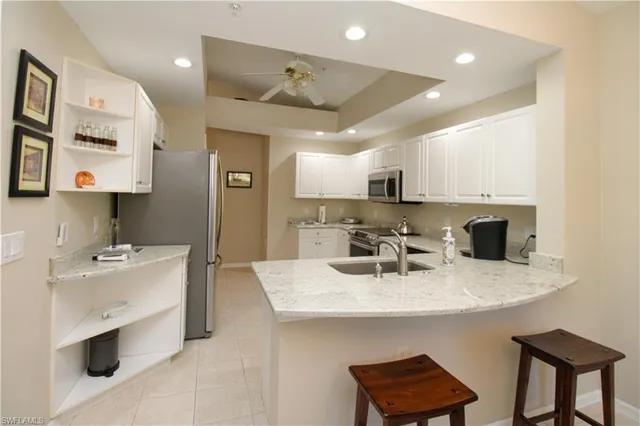 $3,000 | 3435 Laurelgreens Lane South, Unit 201, Naples, FL 34119