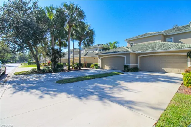 $3,000 | 3435 Laurelgreens Lane South, Unit 201, Naples, FL 34119