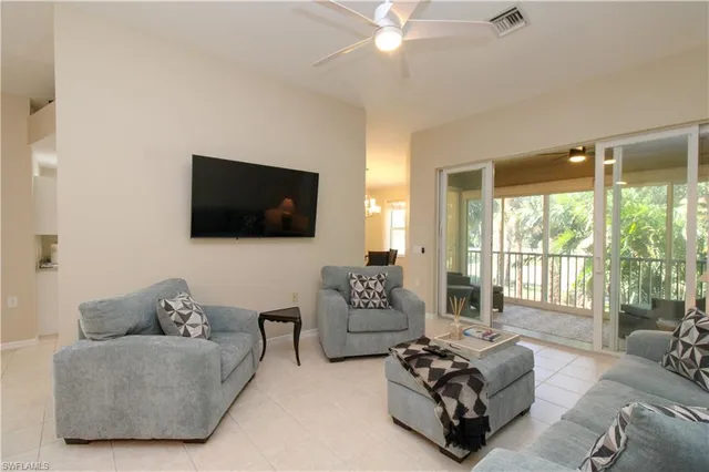 $3,000 | 3435 Laurelgreens Lane South, Unit 201, Naples, FL 34119