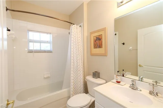 $3,000 | 3435 Laurelgreens Lane South, Unit 201, Naples, FL 34119