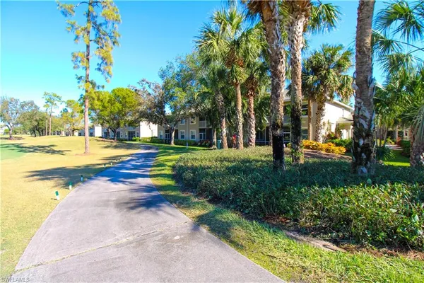 $3,000 | 3435 Laurelgreens Lane South, Unit 201, Naples, FL 34119