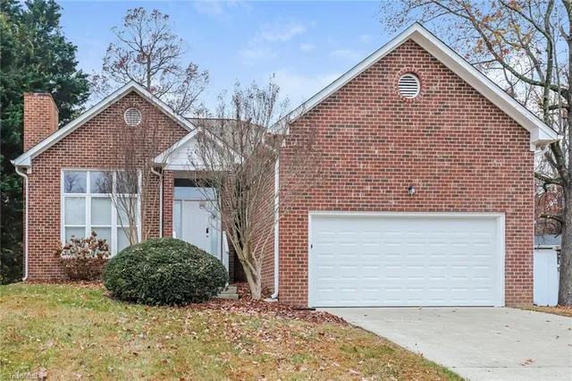 $2,080 | 9 Oliver Court, Greensboro, NC 27406