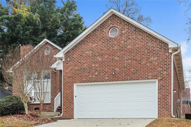 $2,080 | 9 Oliver Court, Greensboro, NC 27406