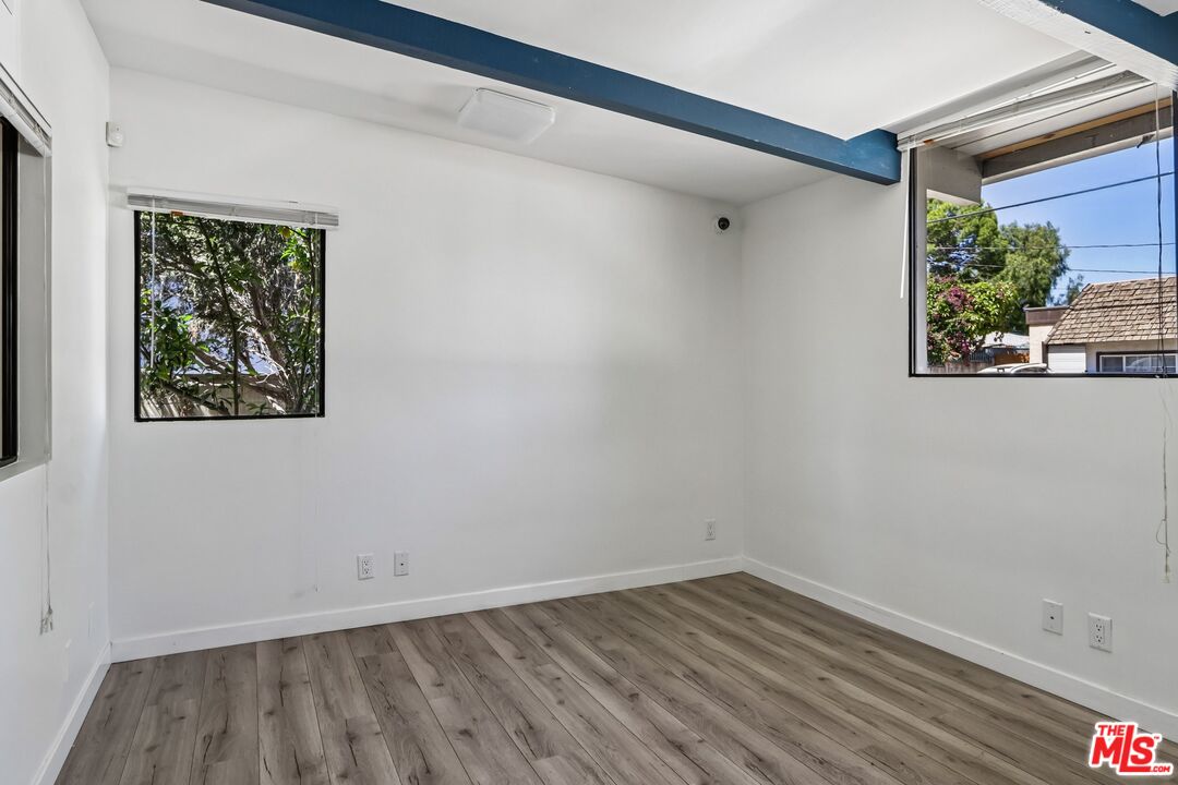 11100 Sheldon Street Sun Valley, CA 91352 - Photo 12 of 35