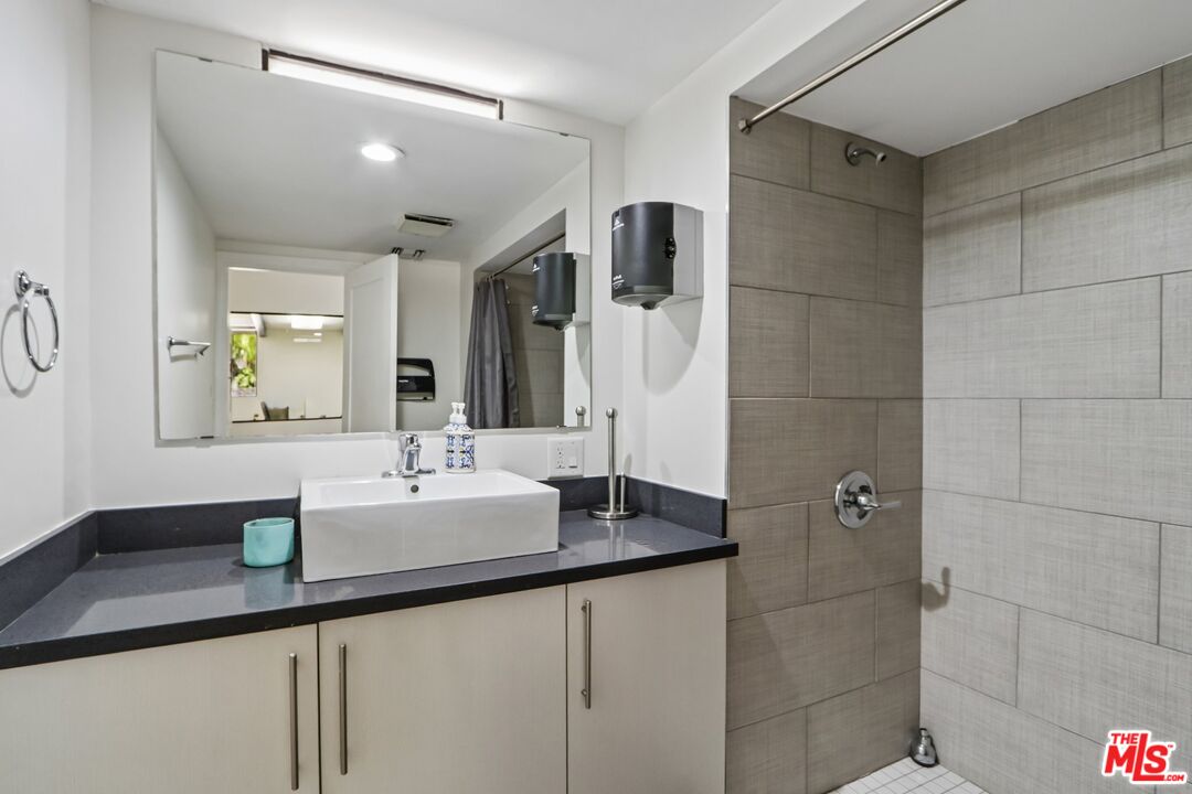 11100 Sheldon Street Sun Valley, CA 91352 - Photo 9 of 35
