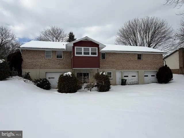 $299,000 | 44 Kingston Drive, Palmyra, PA 17078