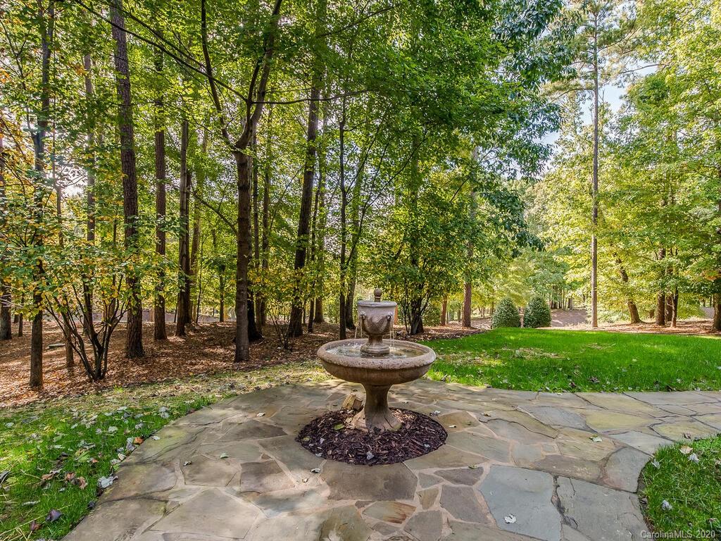13726 Claysparrow Road Charlotte, NC 28278 - Photo 3 of 13 Gallery Image 3