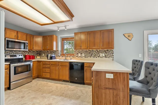 $345,000 | 3203 Caledon Place, Fort Wayne, IN 46818