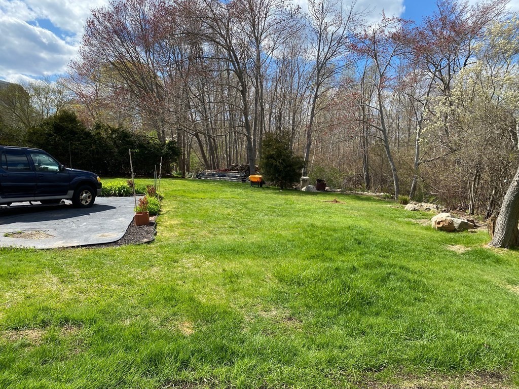 62 Grapevine Road Gloucester, MA 01930 - Photo 3 of 29