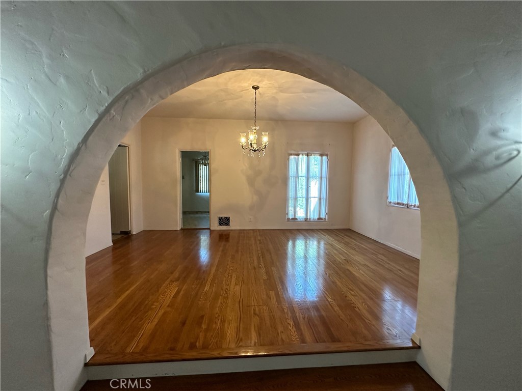 655 Westgate Street Pasadena, CA 91103 - Photo 3 of 20