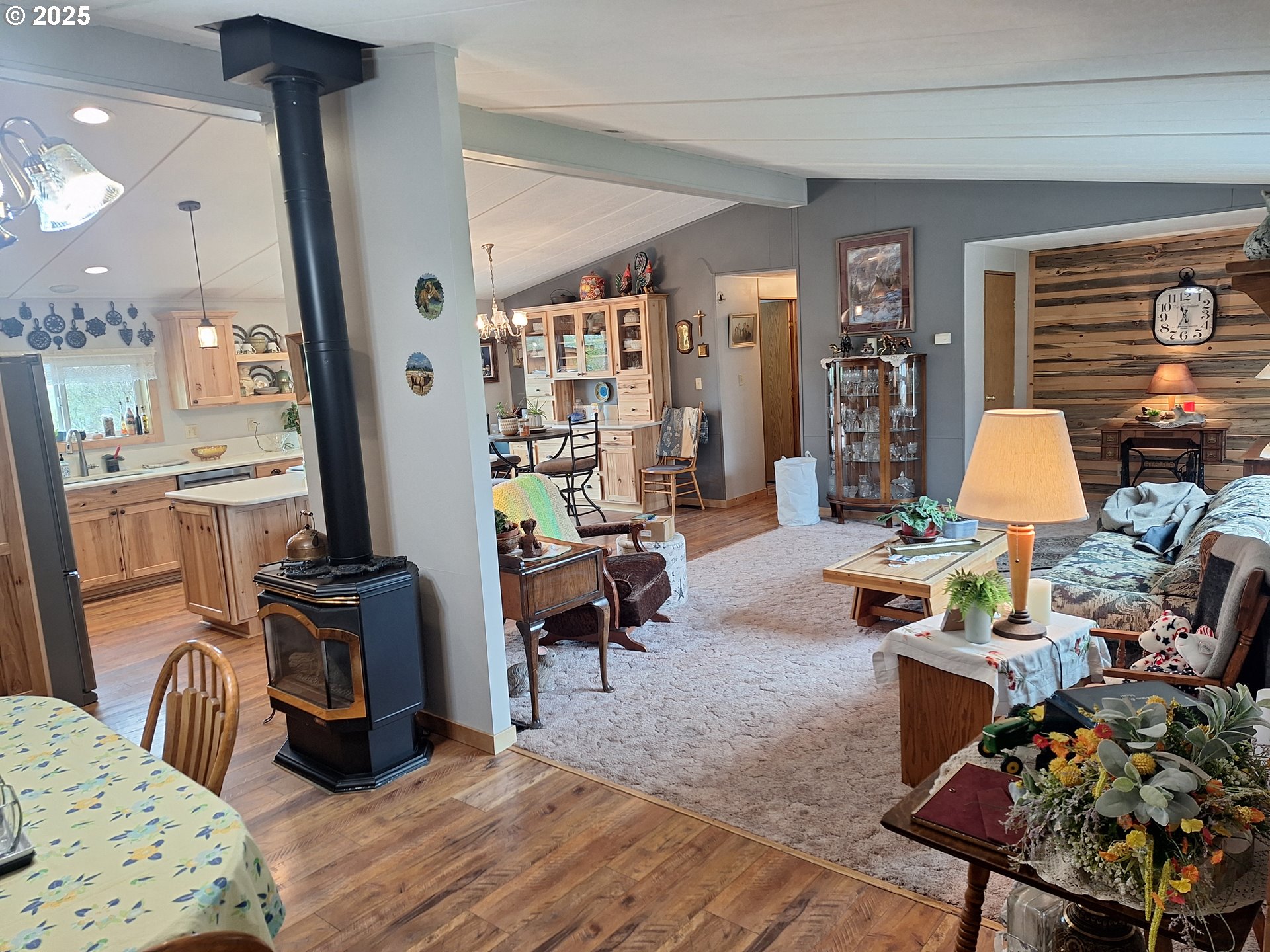 64929 Hurricane Creek Road Enterprise, OR 97828 - Photo 5 of 22 a living room with furniture