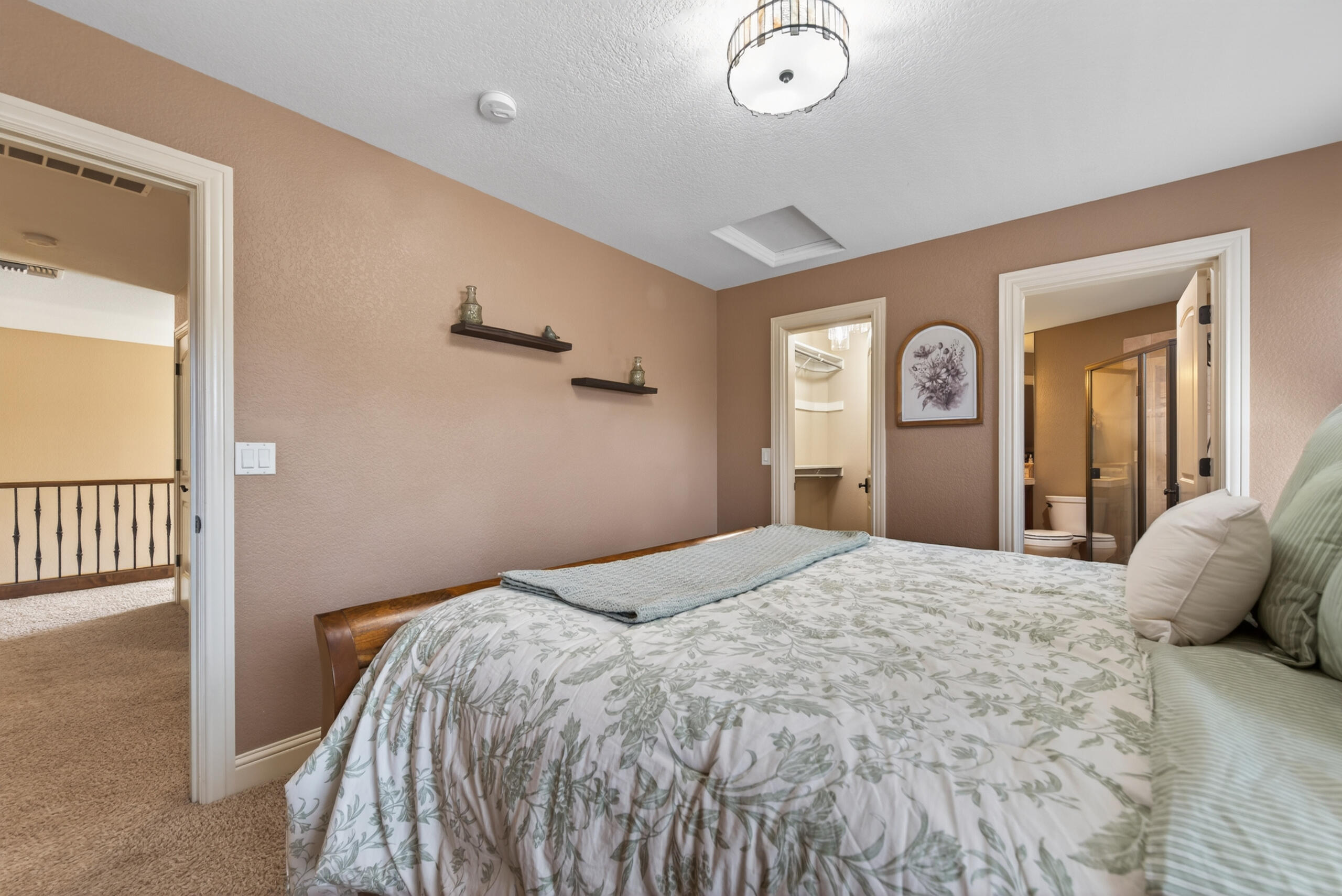 9009 Merlin Drive Redmond, OR 97756 - Photo 58 of 98 a bedroom with a bed and a window