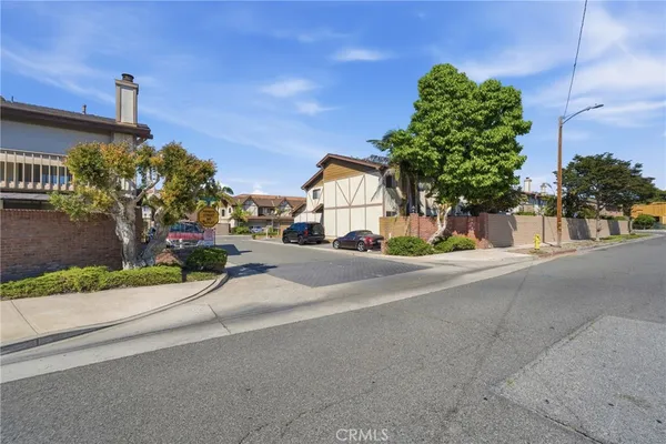 $799,999 | 7113 Brentwood Lane, Westminster, CA 92683