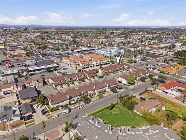 $799,999 | 7113 Brentwood Lane, Westminster, CA 92683