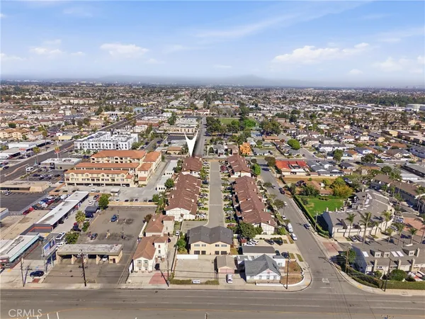 $799,999 | 7113 Brentwood Lane, Westminster, CA 92683