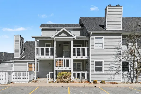 $325,000 | 1433 North Oakhill Drive, South Bend, IN 46637