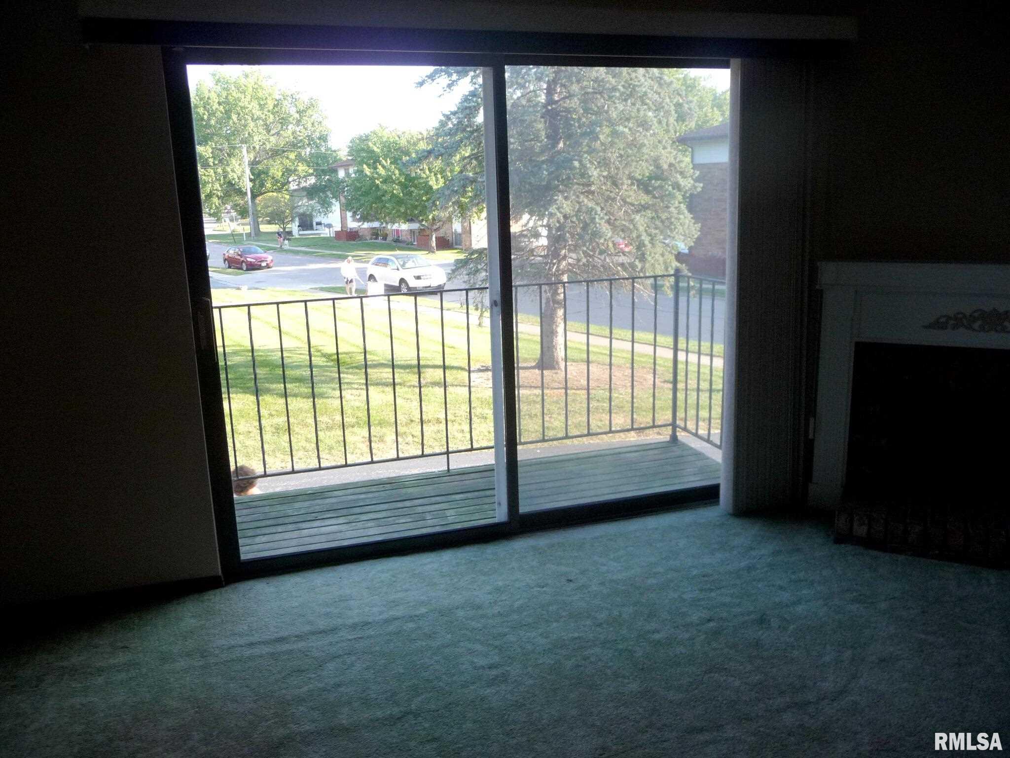 3069 4th Street, Unit 7 Moline, IL 61265 - Photo 3 of 9 Gallery Image 3