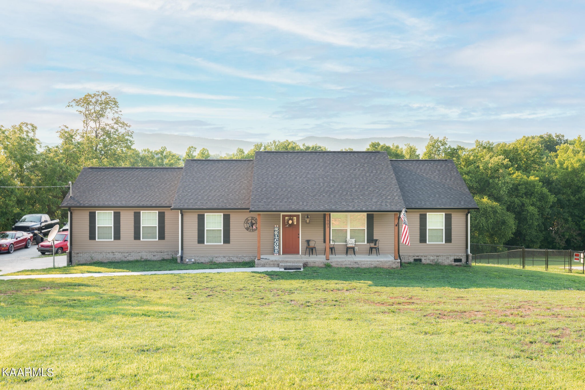 1903 Indian Ridge Road Blaine, TN 37709 - Photo 2 of 26