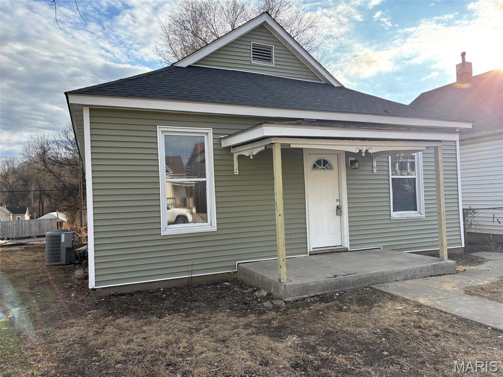 2317 Chestnut Street Hannibal, MO 63401 - Photo 2 of 10