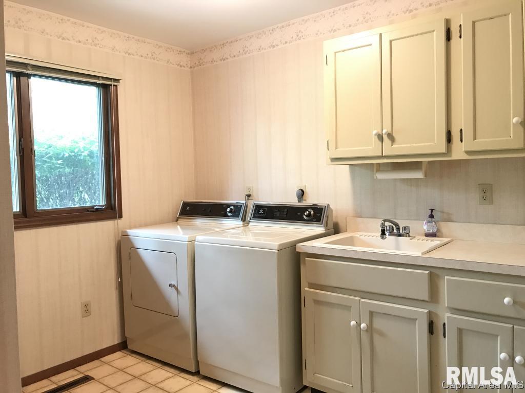 2108 Augusta Drive Springfield, IL 62704 - Photo 11 of 34