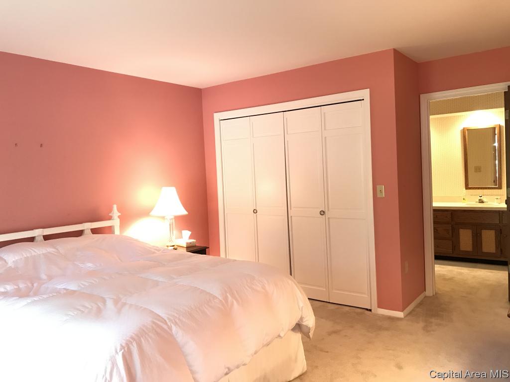 2108 Augusta Drive Springfield, IL 62704 - Photo 22 of 34