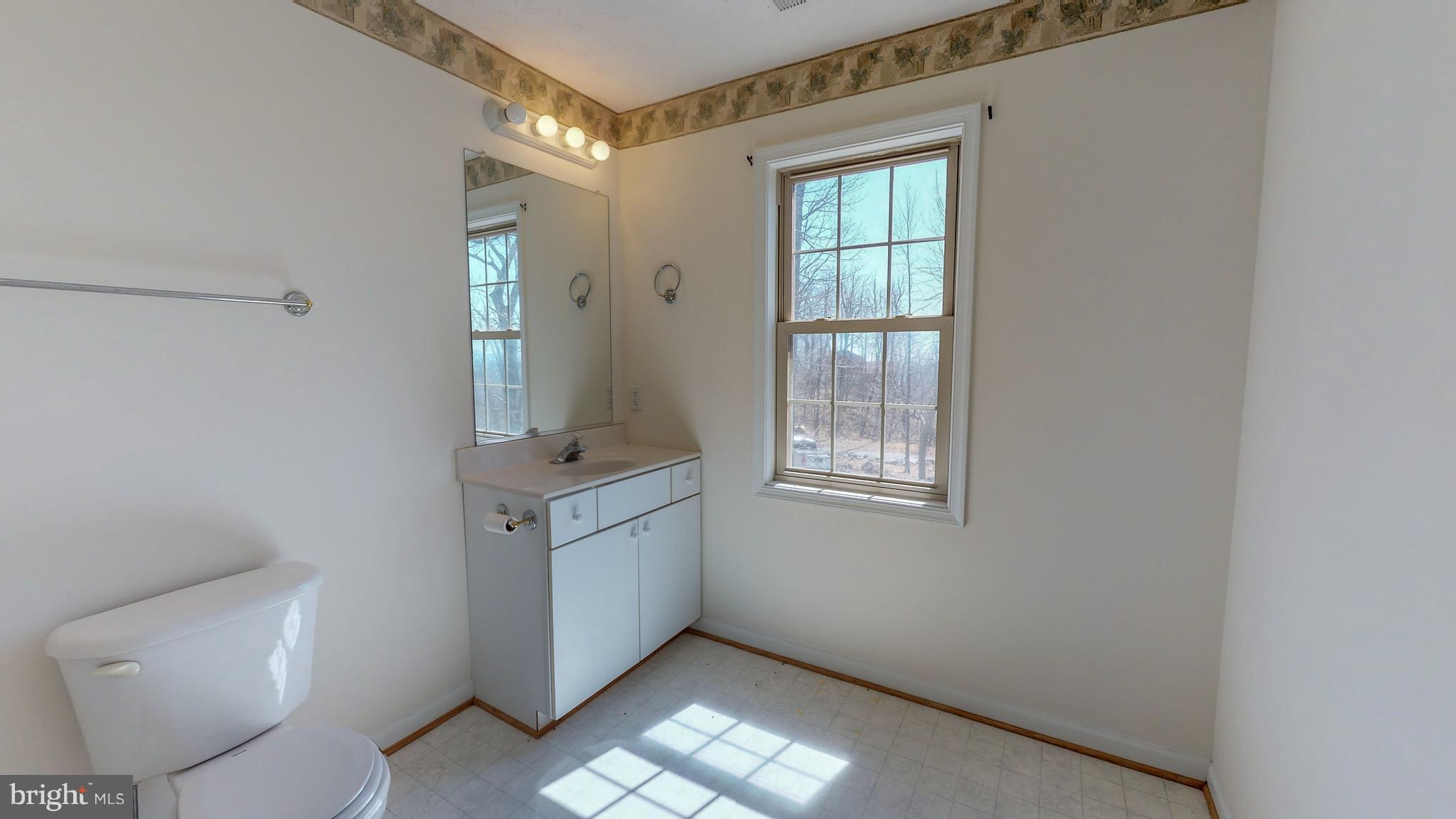 91 Mountain Top Road Front Royal, VA 22630 - Photo 17 of 35 Main level full bath