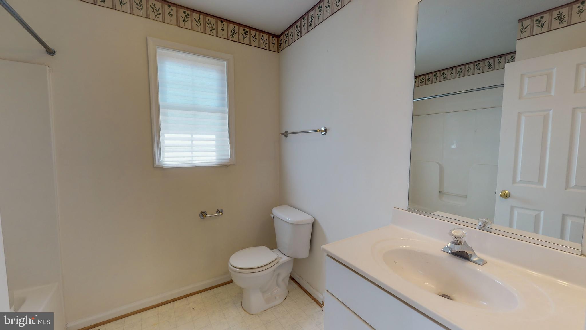 91 Mountain Top Road Front Royal, VA 22630 - Photo 18 of 35 Main level full bath
