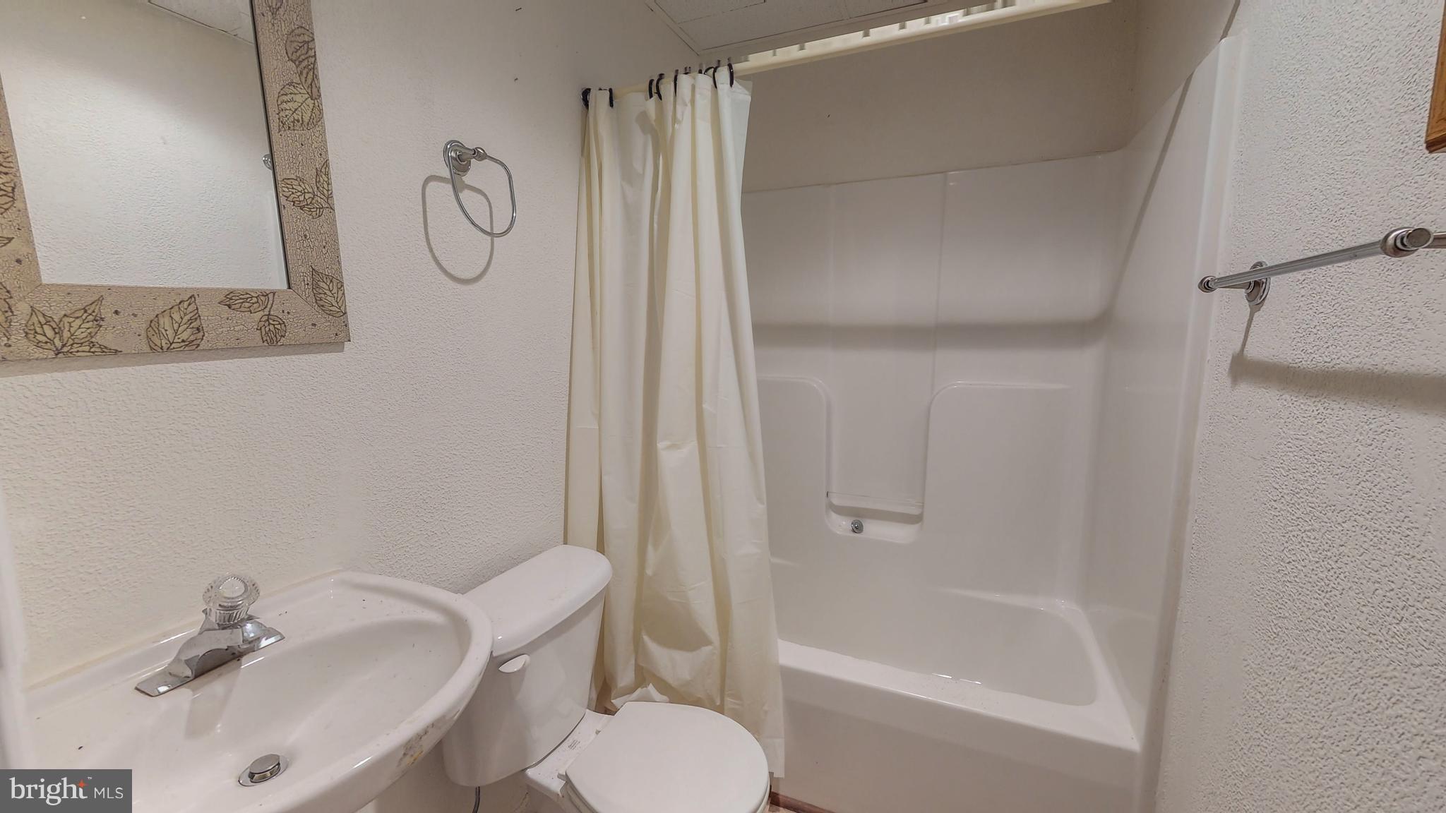 91 Mountain Top Road Front Royal, VA 22630 - Photo 27 of 35 Lower level full bath