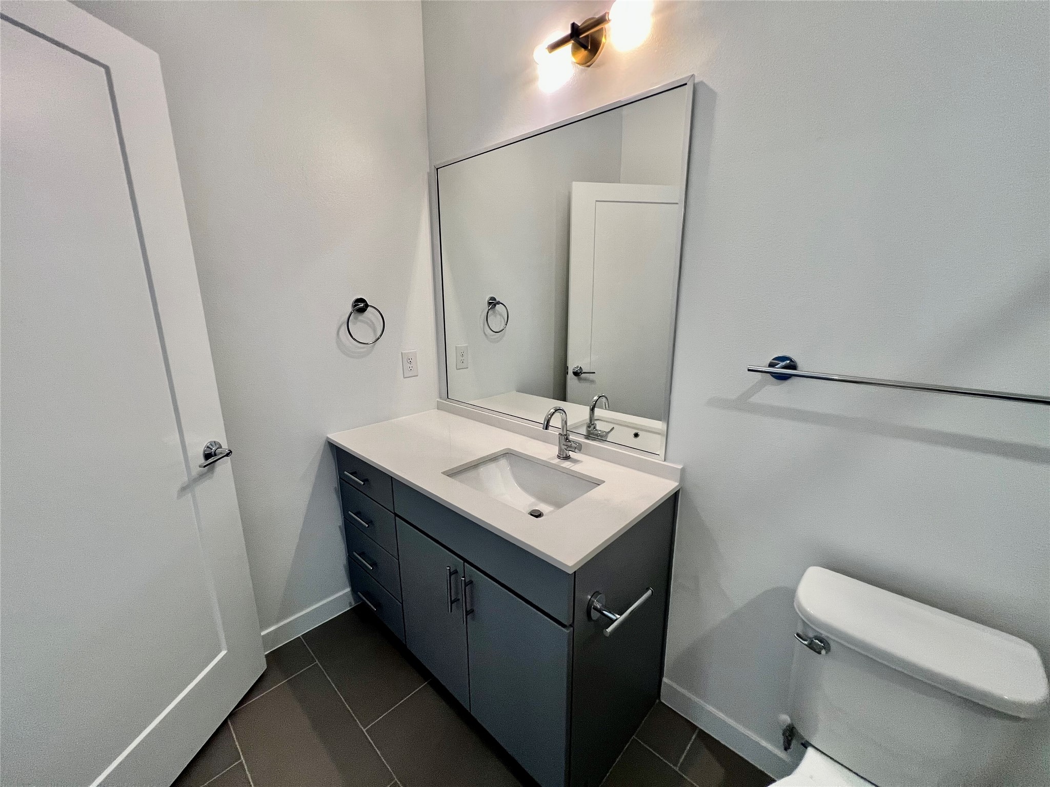 4801 Springdale Road, Unit 2210 Austin, TX 78723 - Photo 15 of 17 The 2nd bathroom features a shower/tub combination