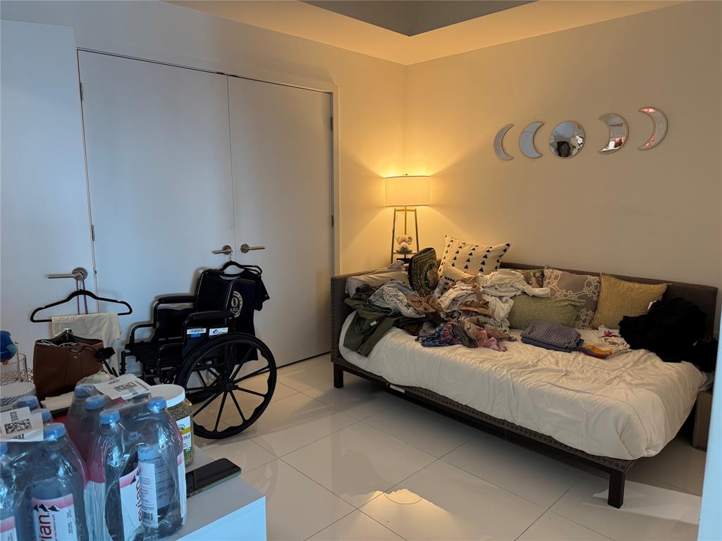 851 Northeast 1st Avenue, Unit 2606 Miami, FL 33132 - Photo 18 of 30 a living room with furniture