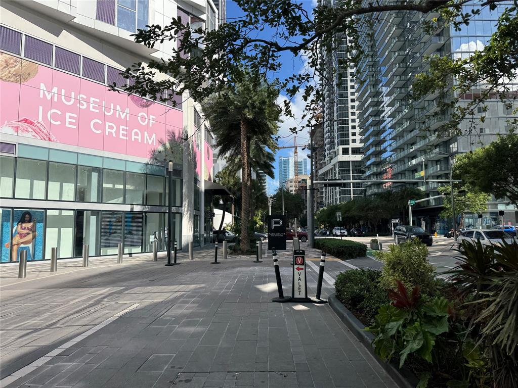 851 Northeast 1st Avenue, Unit 2606 Miami, FL 33132 - Photo 27 of 30 a view of a building with a street