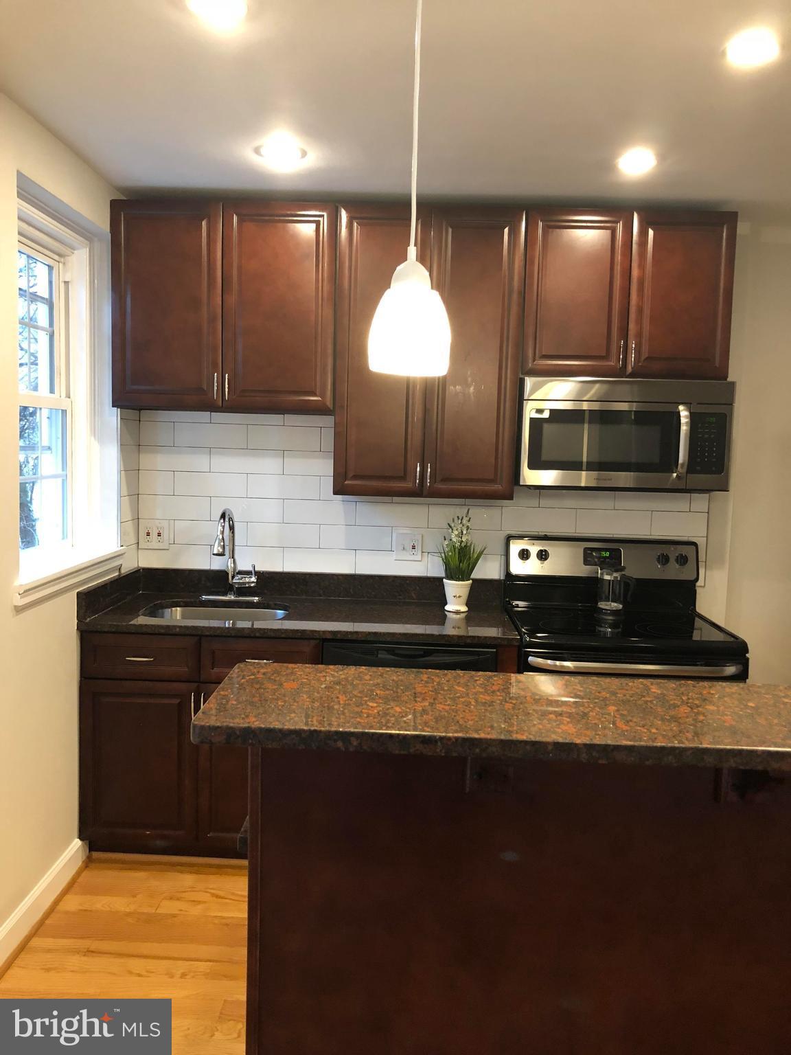 4920 29th Road South Arlington, VA 22206 - Photo 2 of 10 Kitchen