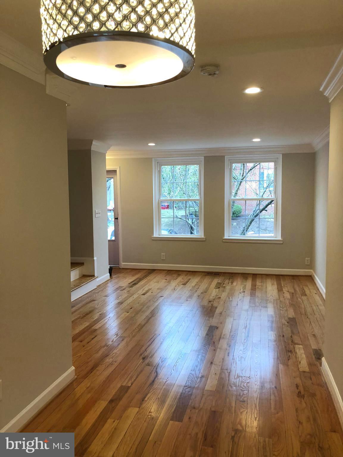 4920 29th Road South Arlington, VA 22206 - Photo 3 of 10 Dining Room