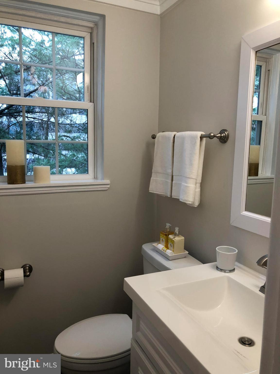 4920 29th Road South Arlington, VA 22206 - Photo 7 of 10 Bath