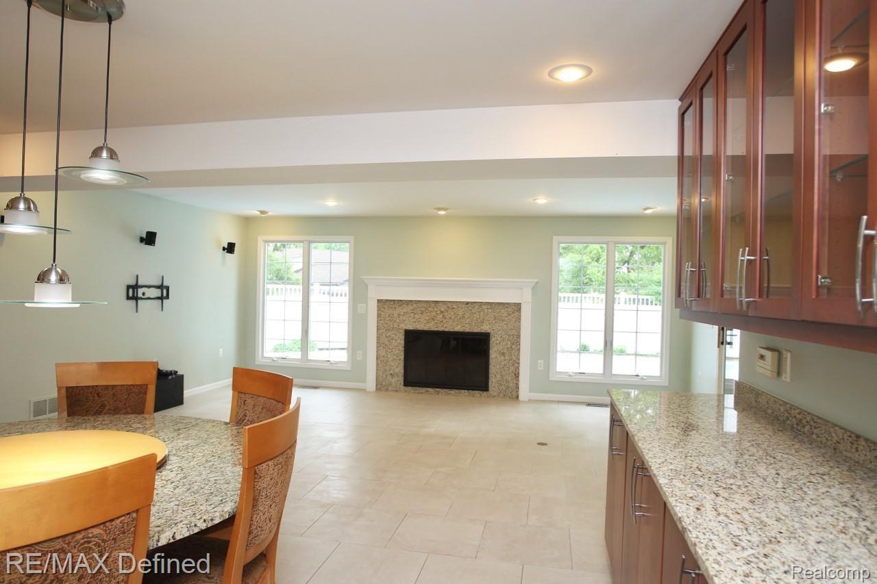 943 Downhill Lane Rochester, MI 48307 - Photo 9 of 43 AJ5E0685.jpg