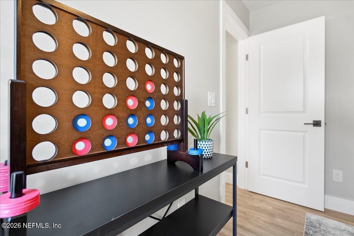 800 9th Street St. Augustine, FL 32084 - Photo 26 of 45 a room with chairs and furniture