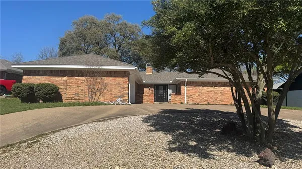 $3,400 | 4032 Aragon Drive, Fort Worth, TX 76133